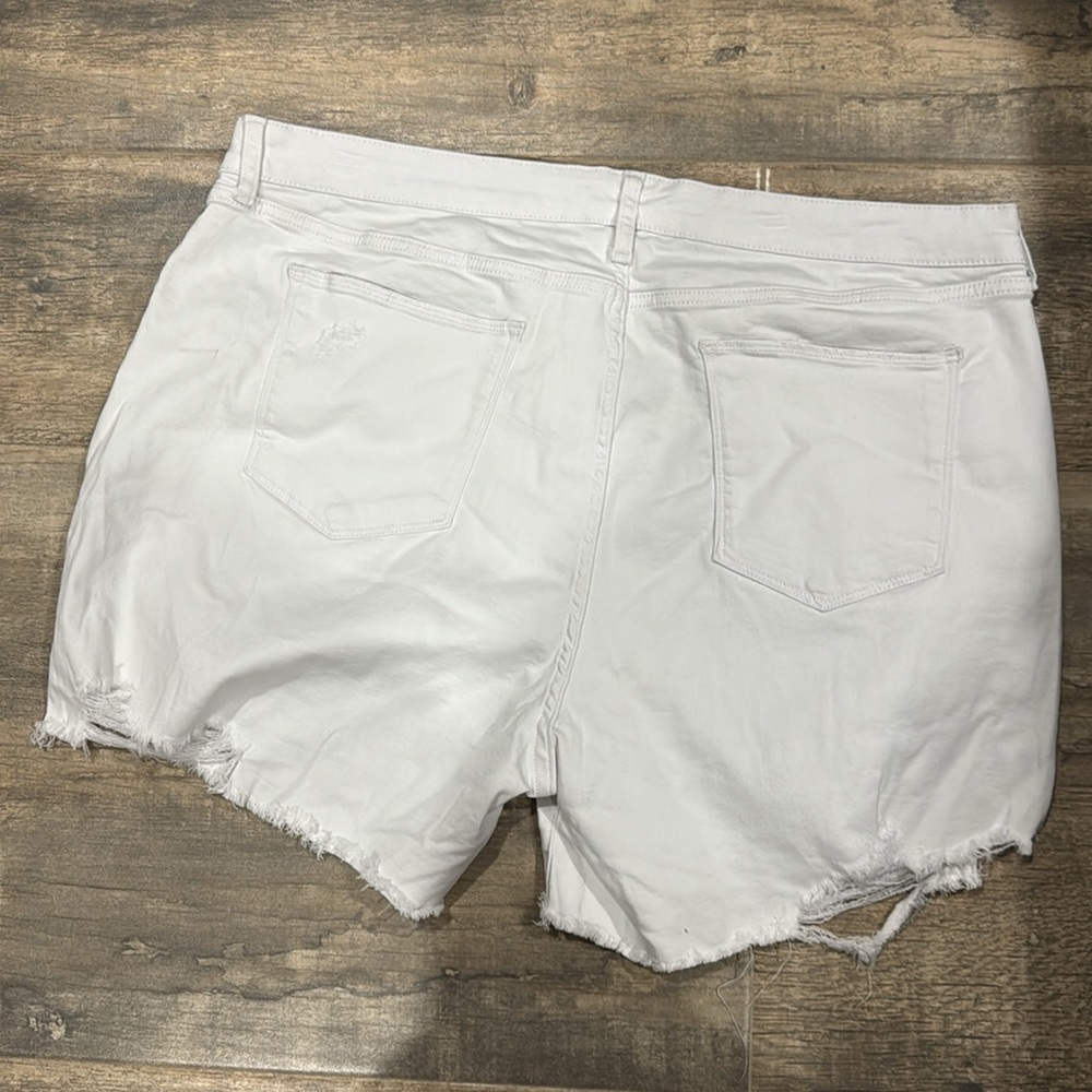 Shorts - Picture 4 of 4
